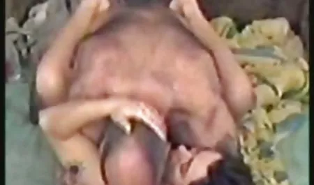 Pelacur bertato 3gp indonesia tante meniduri teman suaminya di meja dapur