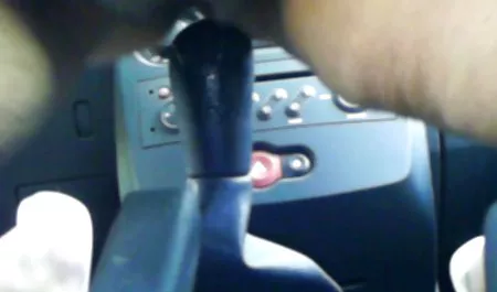 Brunette lucu dengan ekor kuda menelan cum pelajar indo 3gp
