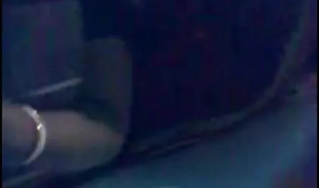 Lesbian muda yang seksi, Britney dan Elsa dengan penuh semangat menjilat 3gp indo mesum di kelas