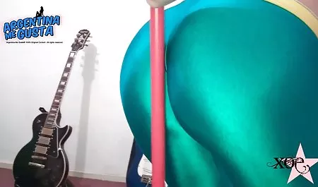 Brunette seksi 3gp indo xx Lucy meniduri vaginanya dildo