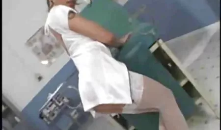 Dua pelacur anal jatuh di sofa dengan laki-laki berotot. Niger dan sahabat karibnya bercinta pelacur berair ini dengan penis besar dan kuat mereka indo sek 3gp