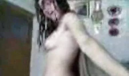 Brunette yang bergairah Jennifer White suka masturbasi indo crot 3gp dan bercinta