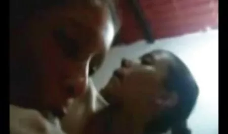 Pria muda meniduri slutty sek indo 3gp brunette di stoking dengan payudara besar