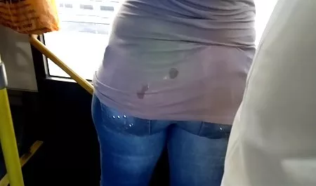 Seorang porn indo 3gp gadis muda membuat blowjob yang bagus untuk pacarnya dan dengan terampil menunggangi penisnya