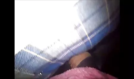 Julie menyiapkan pantatnya untuk rimming dengan pria boke indo 3gp