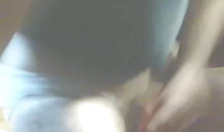 Brunette seksi Sofia Gucci dicambuk dengan anal indo sange 3gp botak tampan