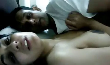 Cowok imut mengajarkan Anita blowjob mengira lope dia bisa memegang indo sek 3gp ayam di mulutnya