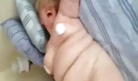 Mainan pirang penuh nafsu dengan 3gp indo cantik dua ayam