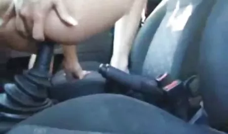 Jalang indo tante 3gp cantik dengan pantat bulat membelai dirinya sendiri