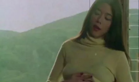 Babes cantik menghisap 3gp indo baru kontol untuk klien, dan dengan penuh gairah bercinta dengannya