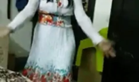 Brunette 3gp sma indo besar akan kacau oleh kurcaci