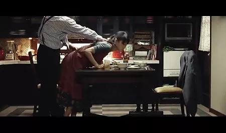 Brunette dewasa 3gp indo x dengan pantat besar anal fucked oleh pria botak