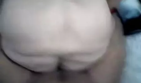 Latina tertawa dan mengisap kontol kecil pelajar indo 3gp