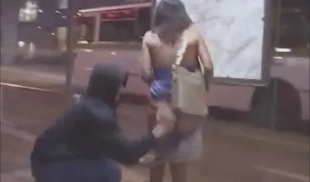 Tukang pijat 3gp indo porn memberikan pijat anal untuk gay dewasa