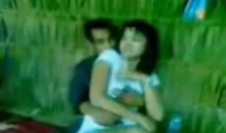 Pirang indo masturbasi 3gp Tina sensual mengisap ayam