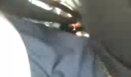 Wanita berkacamata dengan payudara besar menghisap ayam indo xx 3gp di taksi