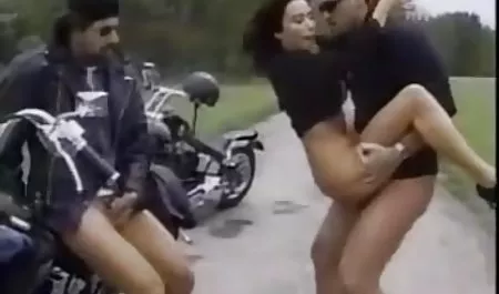 Gadis berambut merah akan bercinta dengan seorang pria Rusia seksi di dekat perapian pelajar indo 3gp