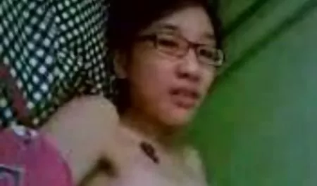 Dua cewek bejat busty memiliki threesome indo sma 3gp dengan anak muda