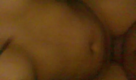 Pelacur Busty meniduri dirinya sendiri seks 3gp indo dengan vibrator di tempat tidur dan memasuki kepalan anal